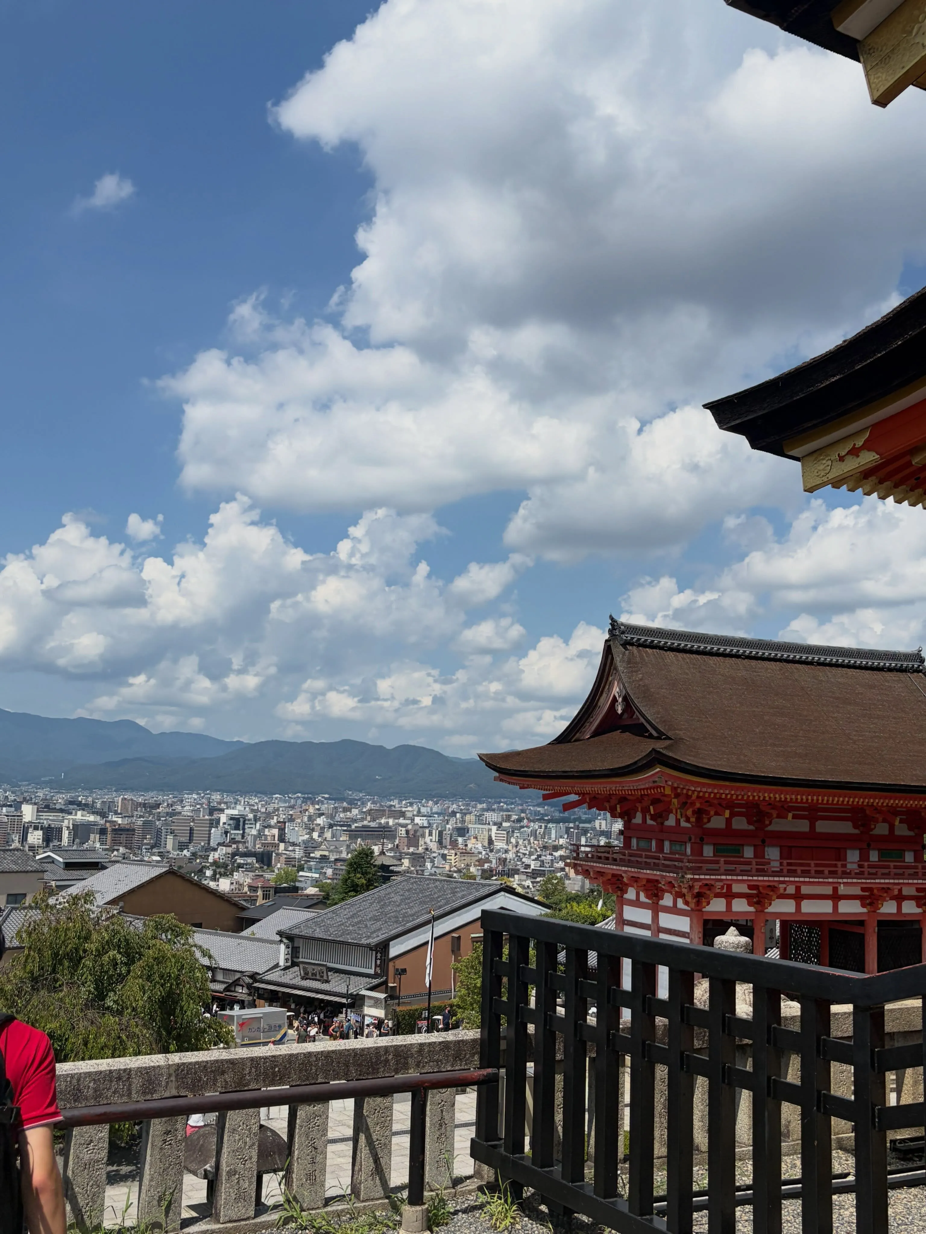 こんにちは♪寺庄整骨院のスタッフです！
